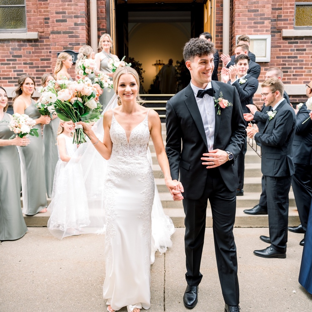Essence of Australia wedding dress - Picture 5 of 10